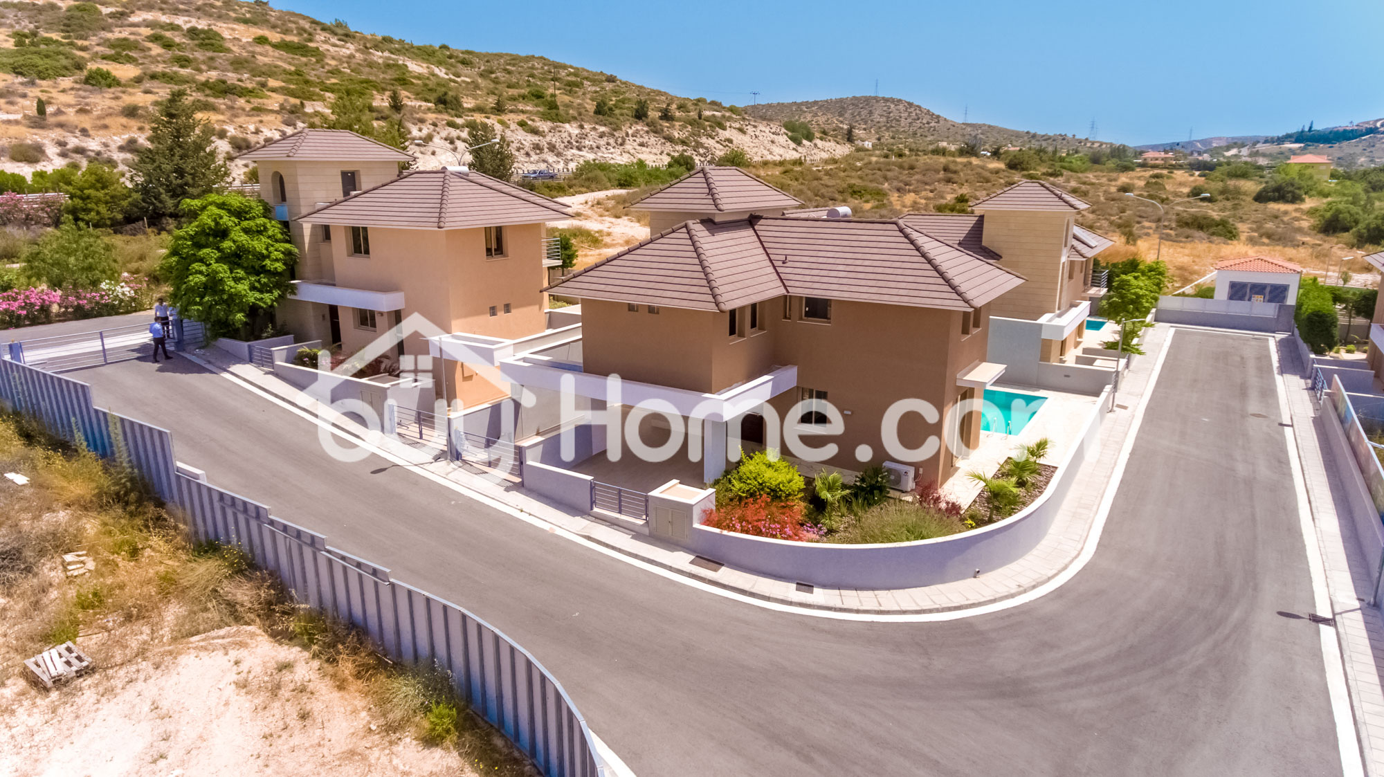 Investment  – 3 new-build villas in prime location | BuyHome